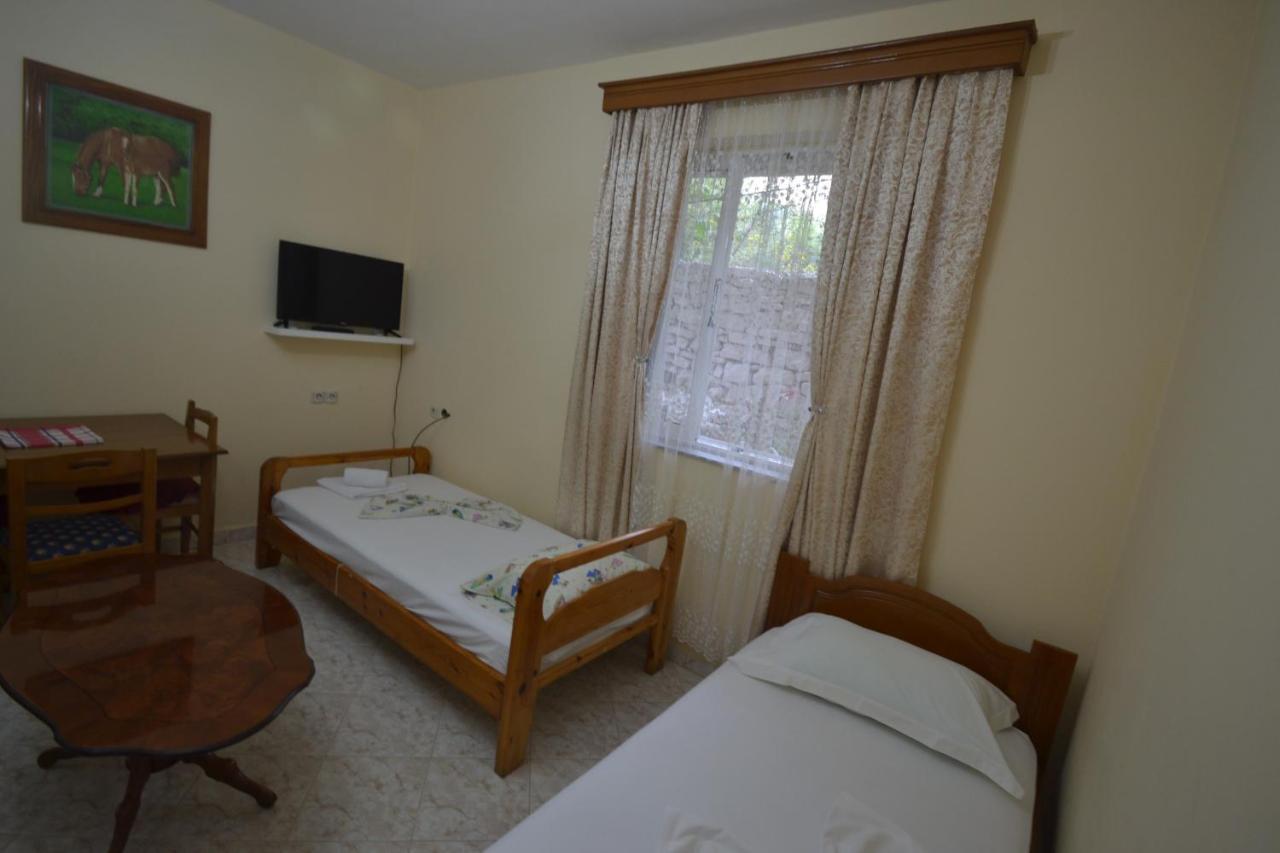 Villa Shqiponja Sarande Bagian luar foto